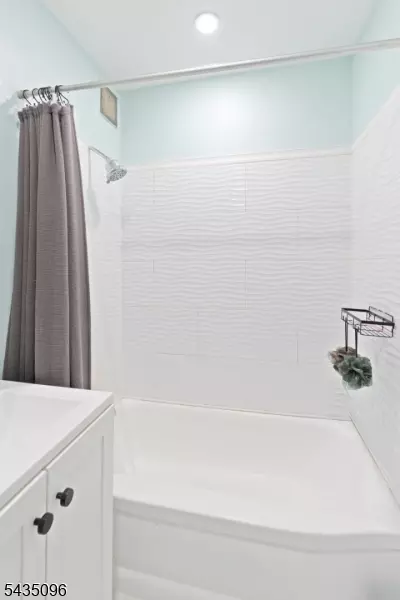25 Grand Ave #1E, Hackensack, NJ 07601 photo 13