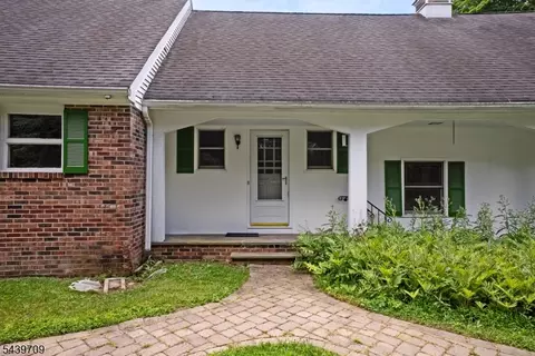 19 Yardley Rd, Mendham Twp, NJ 07945
