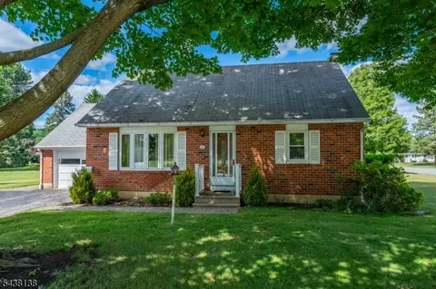 18 Midland Ave, Washington, NJ 07882