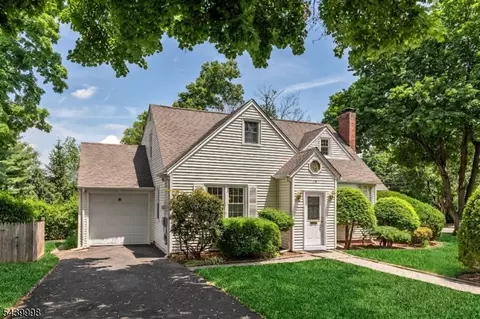 79 Highland Rd, Glen Rock, NJ 07452