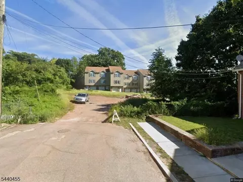 66-68 Newton Pl #18, Irvington, NJ 07111