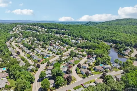 View/Area - 4 Holyoke Rd, Wayne, NJ 07470 photo 5 of 5