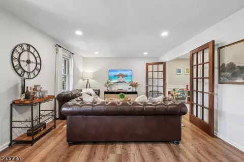 4 Holyoke Rd, Wayne, NJ 07470 photo 6