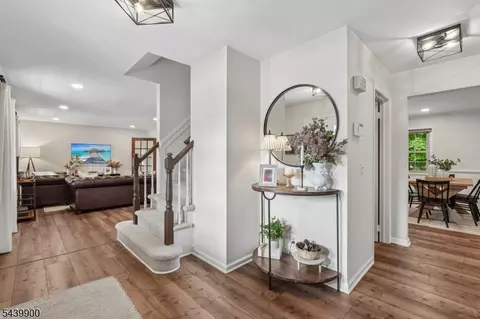 4 Holyoke Rd, Wayne, NJ 07470 photo 3
