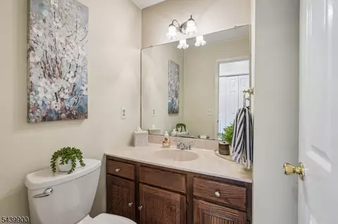 Bath - 4 Holyoke Rd, Wayne, NJ 07470 photo 1 of 4