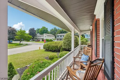 Exterior - 4 Holyoke Rd, Wayne, NJ 07470 photo 2 of 9