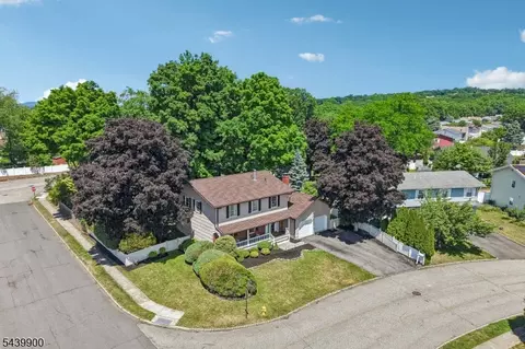View/Area - 4 Holyoke Rd, Wayne, NJ 07470 photo 1 of 5