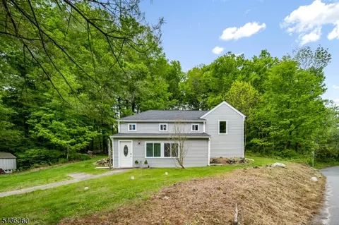 22 Paddock Ave, Highland Lakes, NJ 07422