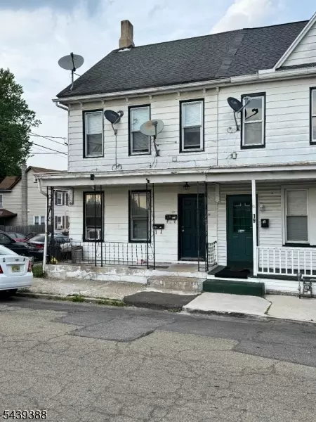 17 Railroad Ave, Phillipsburg, NJ 08865