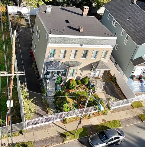 22-24 Kensington Pl, East Orange, NJ 07017