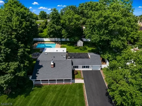 5 Andrews Pl, Pompton Plains, NJ 07444