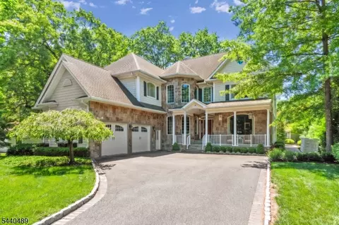 99 E Lindsley Rd, Cedar Grove, NJ 07009