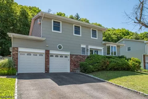 44 Molinari Dr, Wanaque, NJ 07465