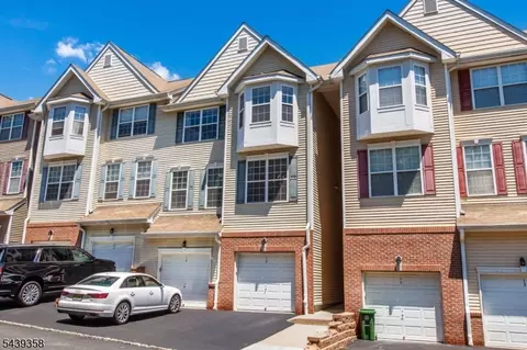 17 Conover Ter, Lebanon, NJ 08833