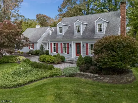 11 Doe Run, Pittstown, NJ 08867