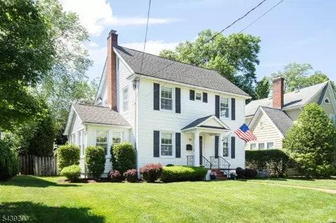 35 N Summit Ave, Chatham, NJ 07928