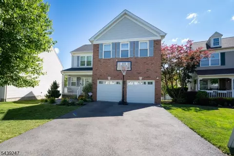 1307 Brian Cir, Stewartsville, NJ 08886