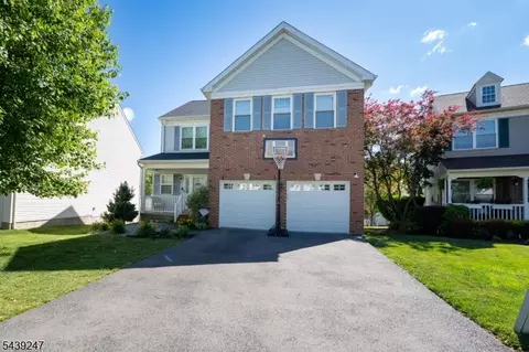 1307 Brian Cir, Stewartsville, NJ 08886