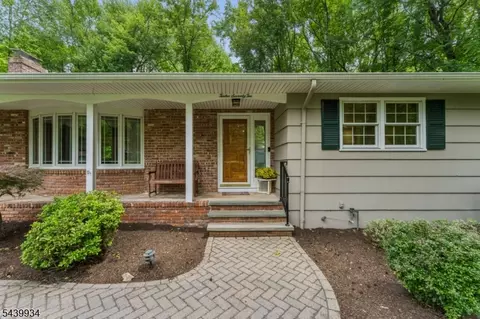 1272 Sleepy Hollow Ln, Scotch Plains, NJ 07076