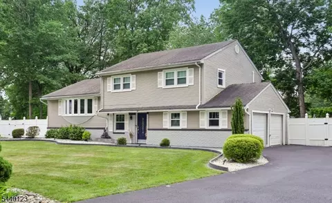 22 Woodhaven Rd, Parsippany, NJ 07054