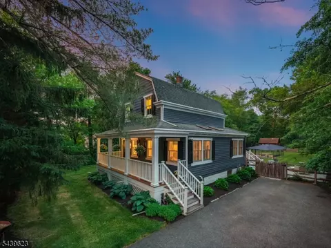 413 Mountain Ave, Long Hill, NJ 07933