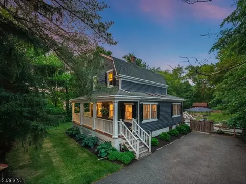 413 Mountain Ave, Long Hill, NJ 07933