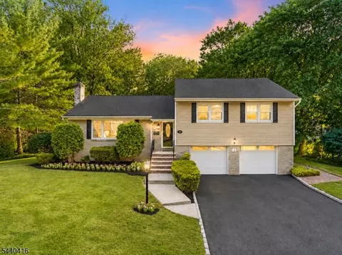 42 Sherwood Dr, New Providence, NJ 07974