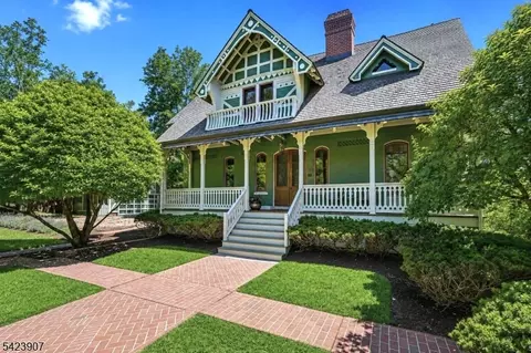 137 Hobart Ave, Short Hills, NJ 07078