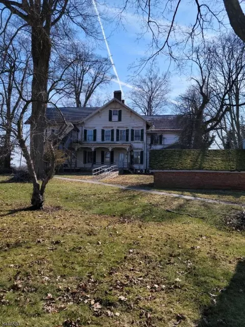 184-186 State Hwy34, Holmdel, NJ 07733
