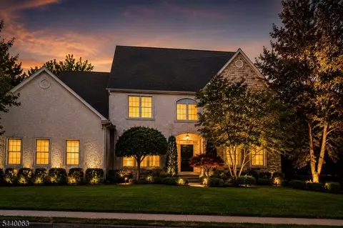 17 Coggins Ln, West Orange, NJ 07052