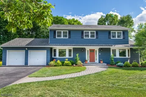 8 Clearfield Rd, Succasunna, NJ 07876