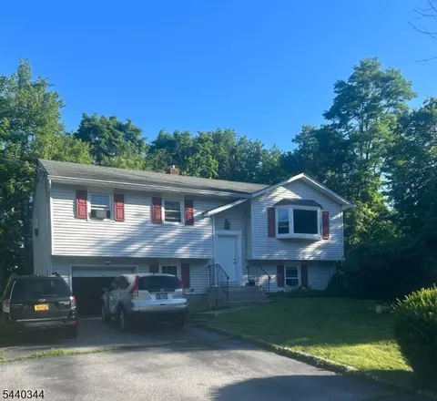 4 Beardslee Hill Dr, Franklin, NJ 07416