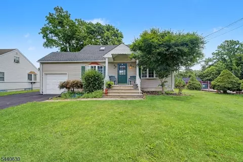 84 Roosevelt Ave, Butler, NJ 07405