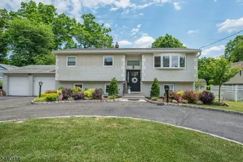 128 Overlook Ave, East Hanover, NJ 07936