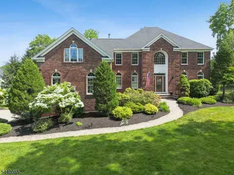18 Quail Run, Randolph, NJ 07869