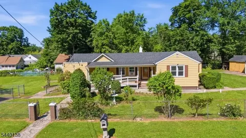 36 Leghorn Ave, Bridgewater, NJ 08807