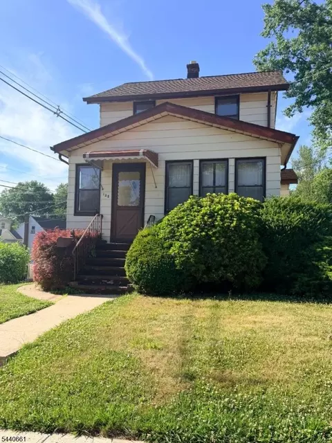 128 Crane St, Roselle, NJ 07203