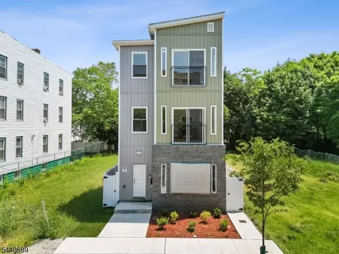 840 S 19th St, Newark, NJ 07108