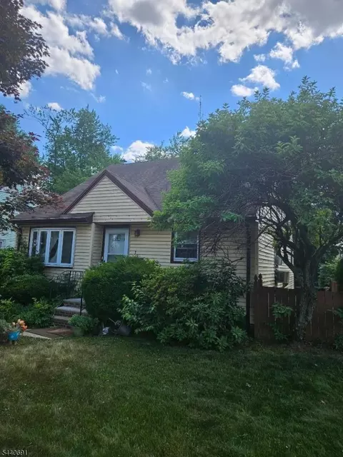 33 Brokaw Blvd, Plainfield, NJ 07063