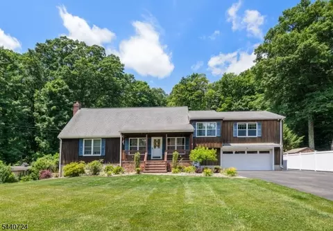 36 Hancock Dr, West Milford, NJ 07480