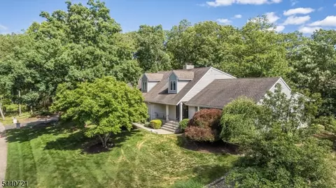 97 Poplar Dr, Cedar Knolls, NJ 07927