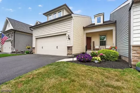 27 Redmon Rd, Flemington, NJ 08822
