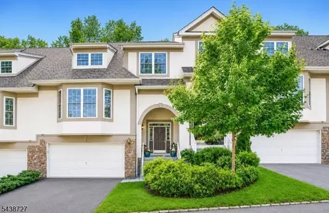 19 Henning Ter, Denville, NJ 07834