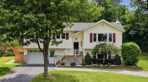 83 Layton Rd, Wantage, NJ 07461