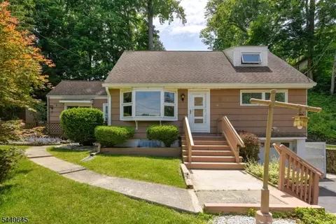 16 Lenape Ave, Newton, NJ 07860