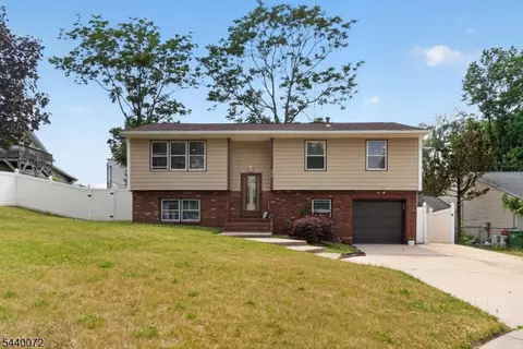 21 Ash Rd, Edison, NJ 08817