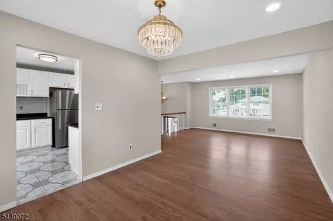 Living - 21 Ash Rd, Edison, NJ 08817 photo 7 of 8