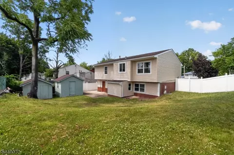 Exterior - 21 Ash Rd, Edison, NJ 08817 photo 5 of 6