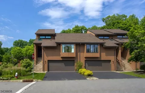 41 Sullivan Dr, West Orange, NJ 07052