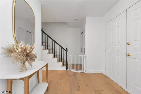 2 Abbott Ct, Edison, NJ 08820 photo 4